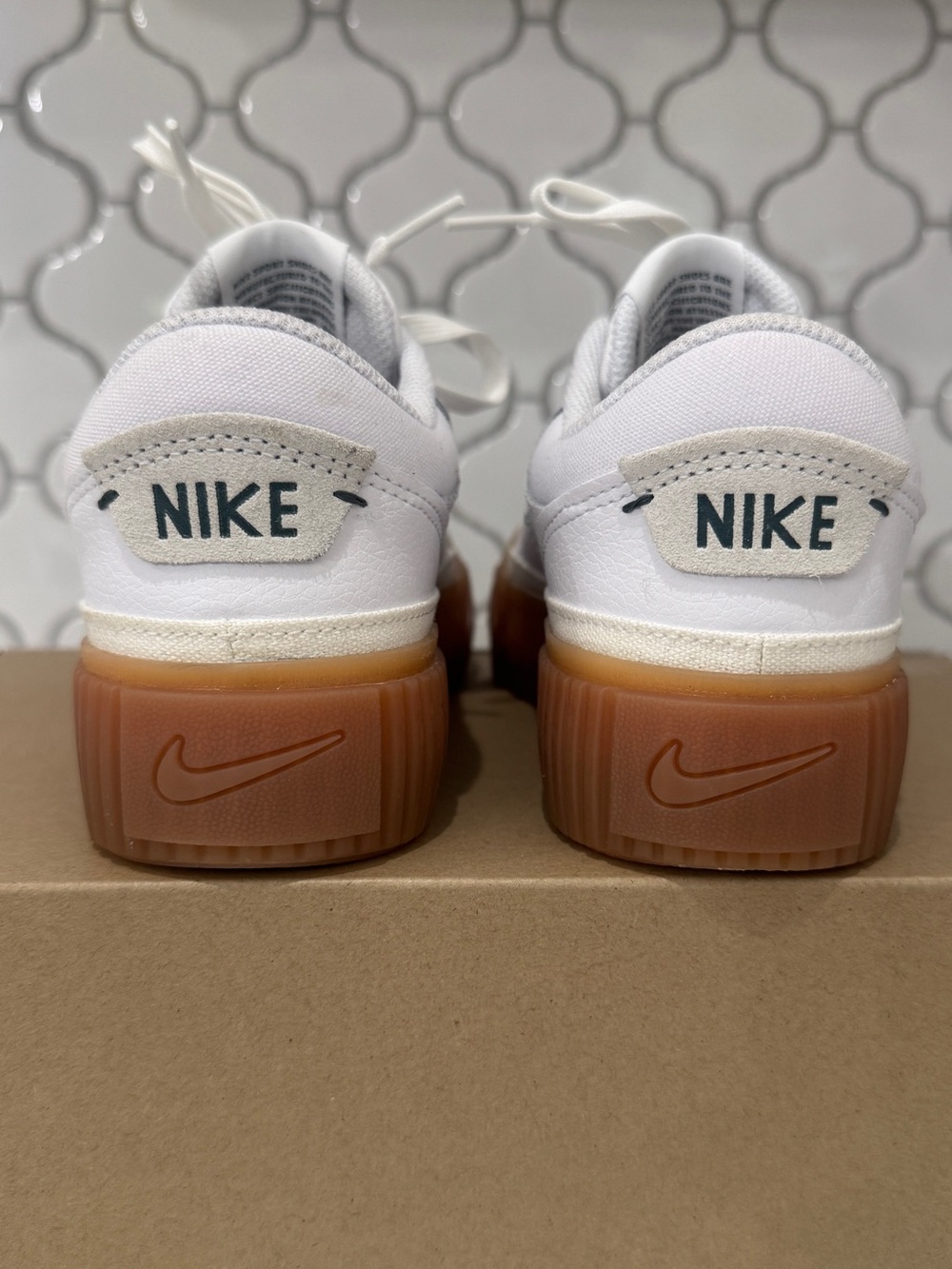 Nike Court Legacy Lift White Green Gum Platform Sneakers Women's 6.5 NWOB - Picture 8 of 10